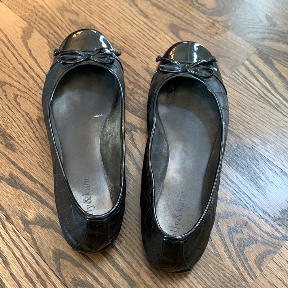 Kelly & Katie black flats size 7